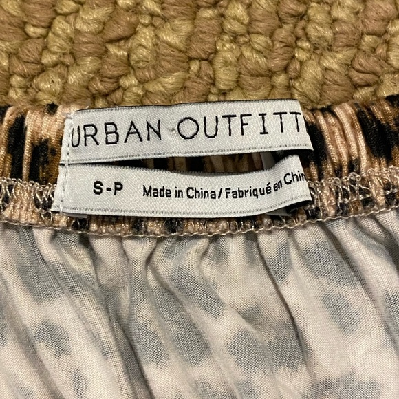 UO tie front cheetah top - Picture 2 of 3